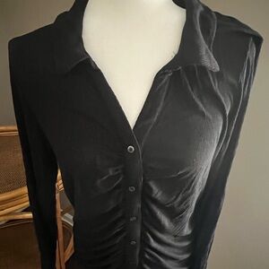 Fitted button down vneck longsleeve top